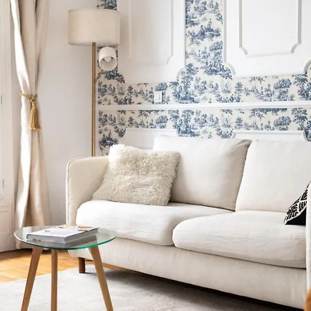 Apartment Charming Parisian Flat Near Eiffel Tower *