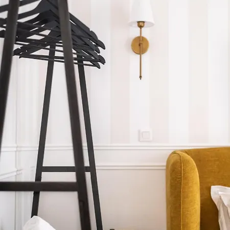 Charming Parisian Flat Near Eiffel Tower Appartamento *