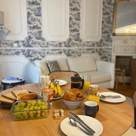 Apartment Charming Parisian Flat Near Eiffel Tower Paris