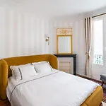 Charming Parisian Flat Near Eiffel Tower
