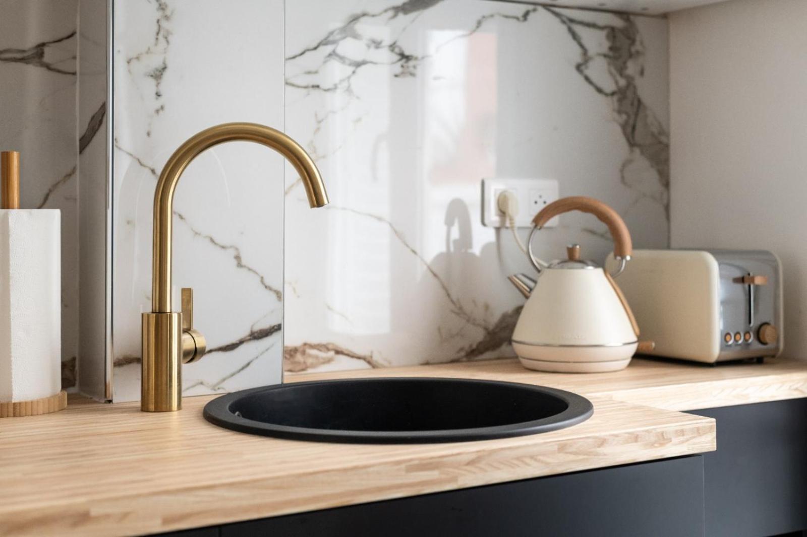 Charming Parisian Flat Near Eiffel Tower *