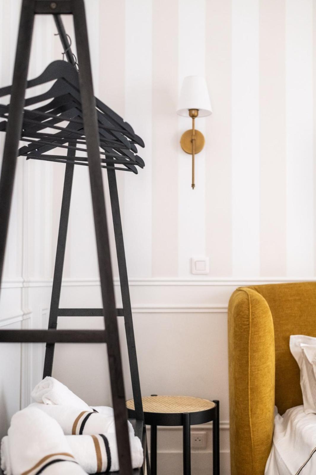 Charming Parisian Flat Near Eiffel Tower Apartment *