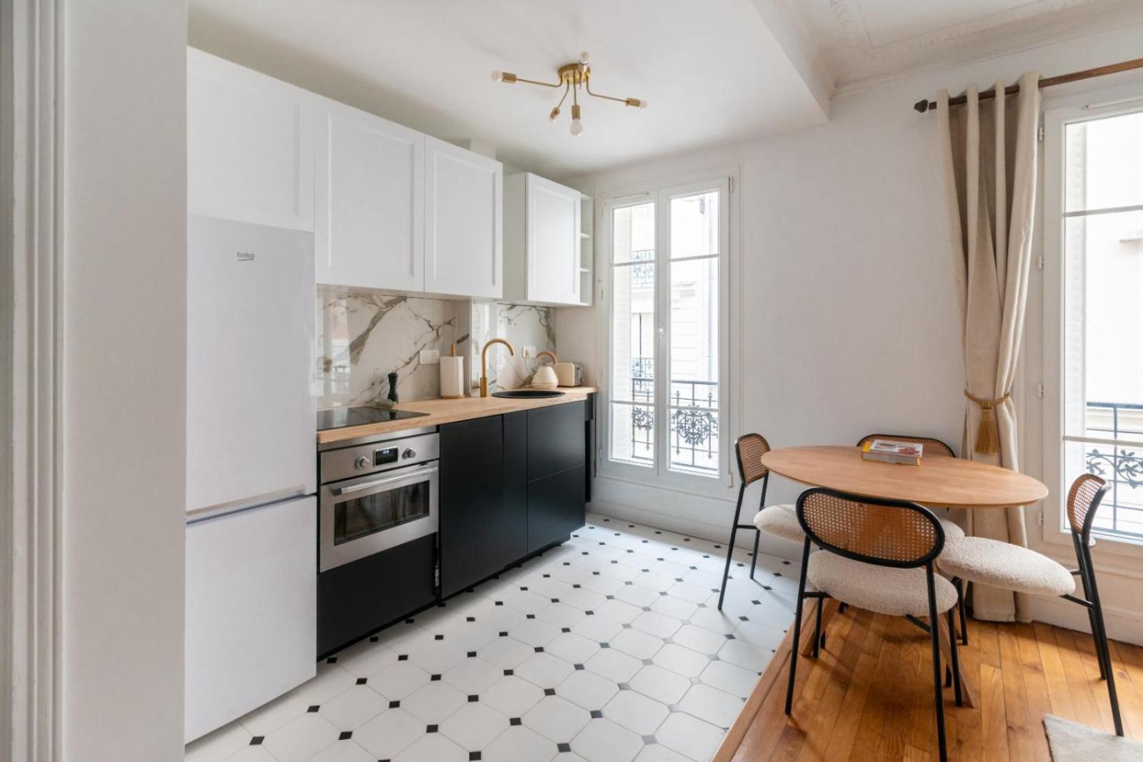 Charming Parisian Flat Near Eiffel Tower Apartment Paris